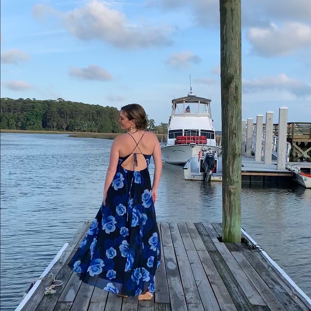 LULU’S NAVY BLUE FLORAL PRINT MAXI DRESS